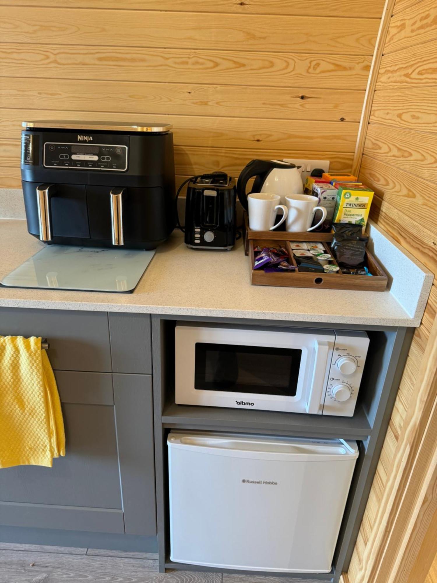 Ffrith Beach Glamping With Hot Tub Ξενοδοχείο Prestatyn Εξωτερικό φωτογραφία