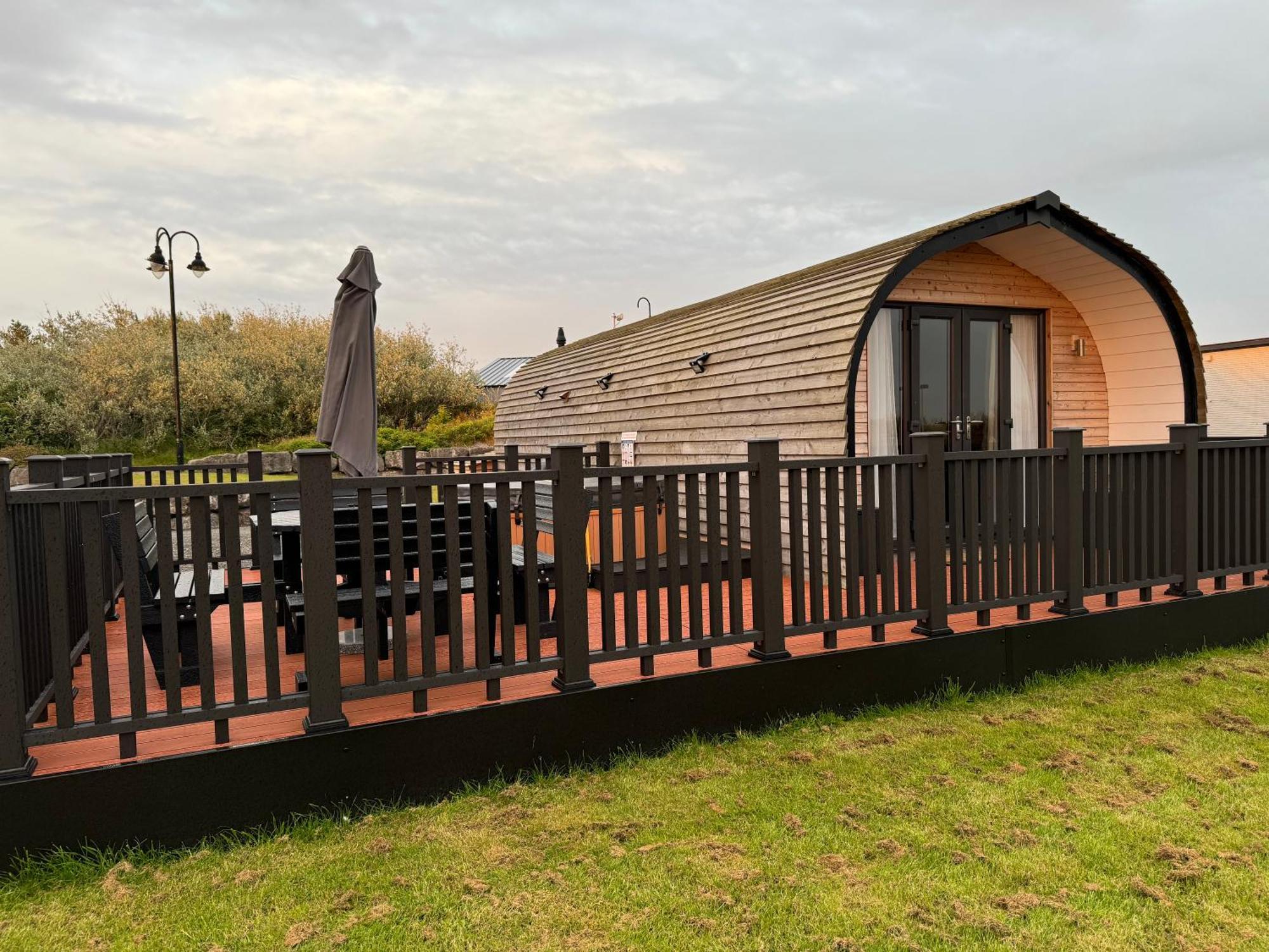Ffrith Beach Glamping With Hot Tub Ξενοδοχείο Prestatyn Εξωτερικό φωτογραφία